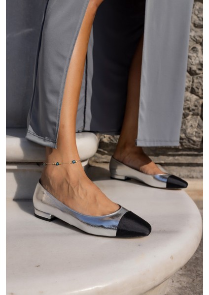 Vargas Kadin Altın Siyah Parçali Babet