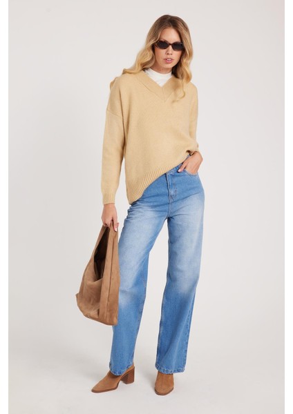 Kadın Regular Fit Klasik Kesim Pamuklu Bol Paça Mavi Jean Pantolon fiyatları