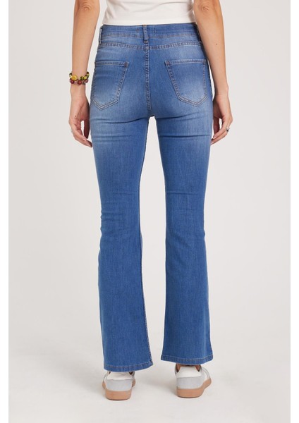 Kadın Regular Fit Klasik Kesim Pamuklu Ispanyol Paça Lacivert Jean Kot Pantolon