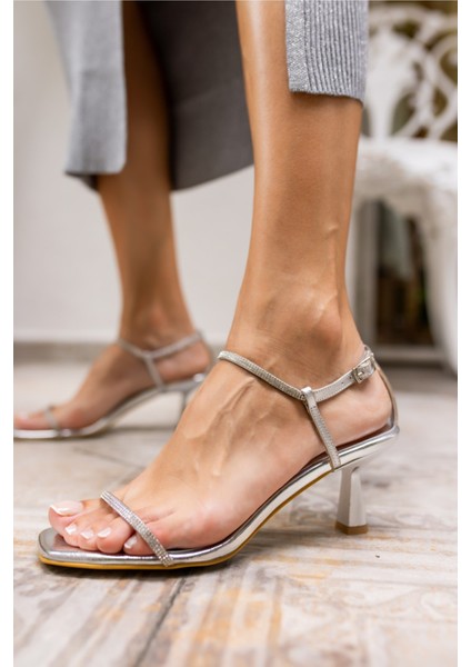 Sterlin Kadin Siyah Tek Bant Taş Abiye Topuklu Abiye Sandalet