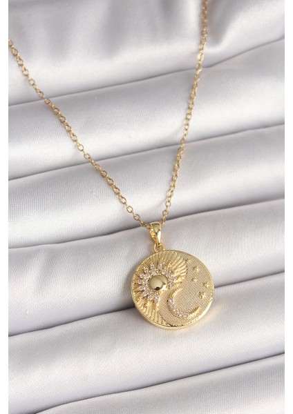 316L Çelik Gold Renk Zincir Zirkon Taşlı Ay Güneş Işlemeli Madalyon Model Kadın Kolye - TJ-BKO9958