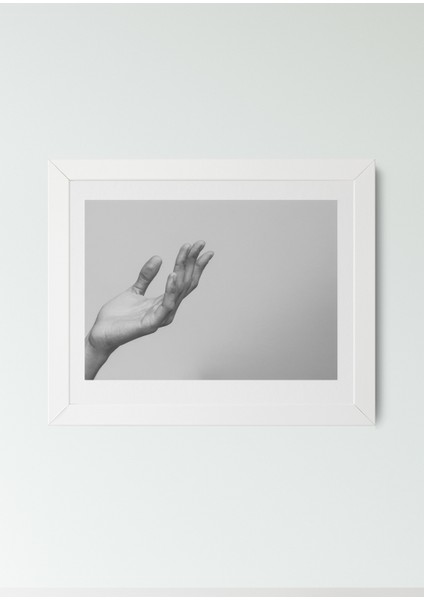 Silent Touch – Yatay Çerçeveli Siyah Beyaz El Figürlü Minimalist Kanvas Tablo –25*30 cm Gri Tonlarında fiyatları