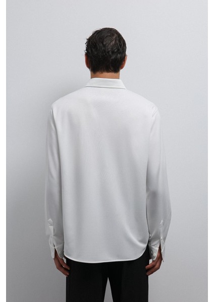 Beyaz Düğmeli Yaka Relax Fit Erkek Gömlek indirimleri