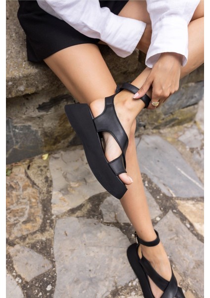 Zoey Kadın Vızon Kum Suet Parmak Arası Detay Sandalet