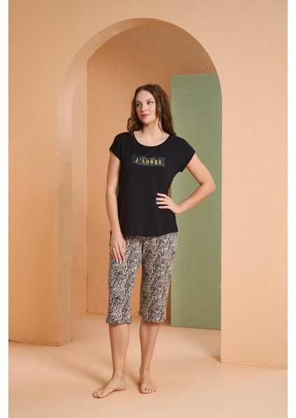 Kadın Leopar Desenli Yuvarlak Yaka Kısa Kollu Rahat Kapri Pijama Takım