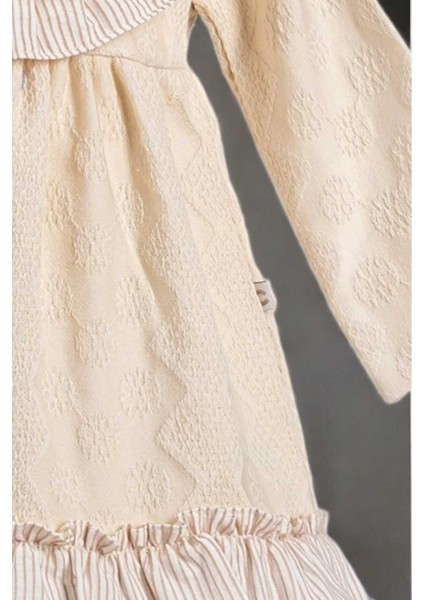 Çiçek Nakışlı Dantel Detaylı Elbise 0-2 Yaş Kendinden Desenli Kumaş