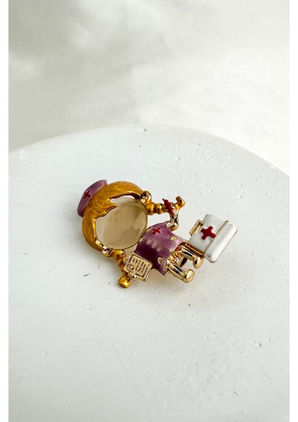 Altın Rengi Sarı Saçlı Hemşire Broş (3cm) fiyatları