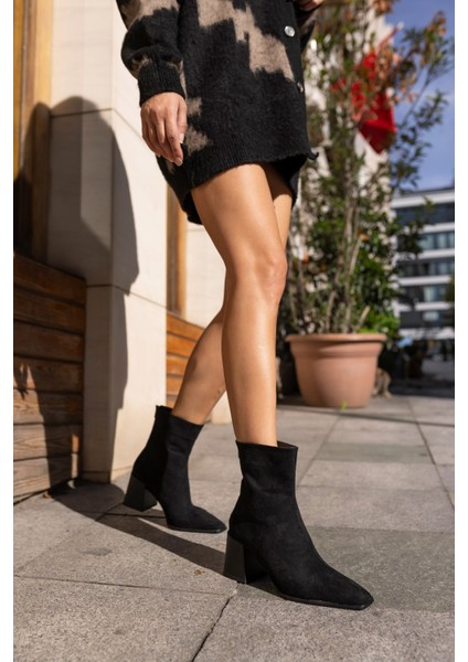 Milas Kadın Bej Suet Arka Fermuarli Topuklu Bot indirimleri