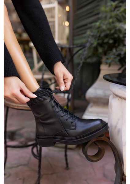 Vesa Kadın Siyah Gereck Deri Bot fiyatları