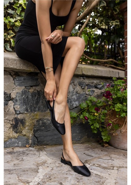 Sasha Kadın Altın Siyah Garnılı Babet