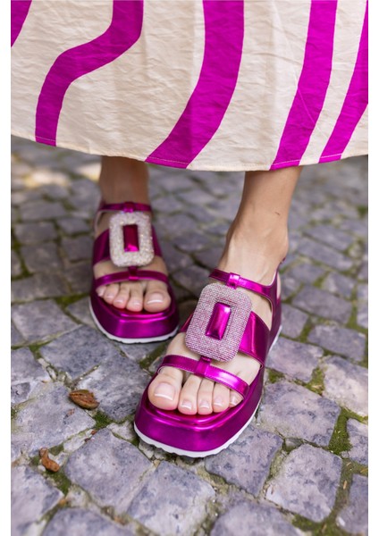 Prime Kadin Fusya Metalik Taş Detay Sandalet modelleri