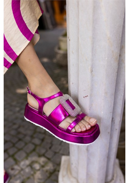 Prime Kadin Fusya Metalik Taş Detay Sandalet indirimleri