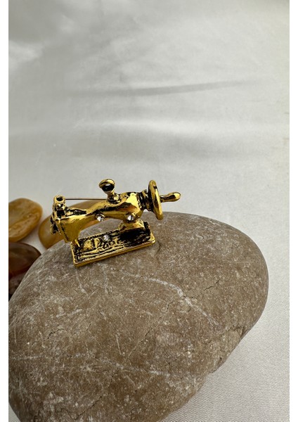 Altın Rengi Terzi Dikiş Makinesi Broş (3cm) fırsatları