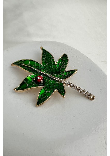 Uğur Böceği Detay Taşlı Yaprak Broş (7cm) fiyatları