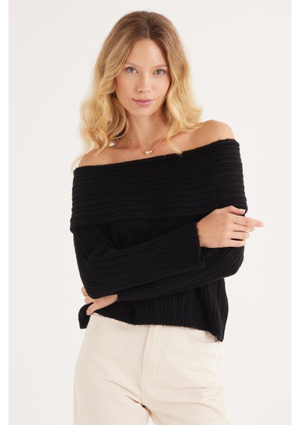 Kadın Regular Fit Klasik Kesim Uzun Kollu Omzu Açık Siyah Kazak fiyatları