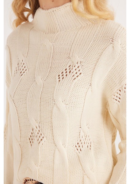 Kadın Regular Fit Klasik Kesim Yarım Balıkçı Yaka Örgü Desenli Bej Kazak modelleri