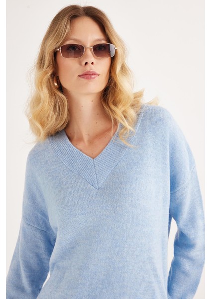 Kadın Slim Fit Dar Kesim V Yaka mavi Kazak