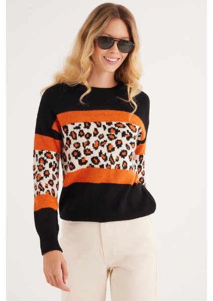 Slim Fit Dar Kesim Bisiklet Yaka Leopar Desenli Siyah Kazak fiyatları