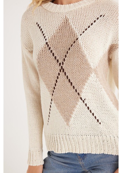 Kadın Regular Fit Klasik Kesim Bisiklet Yaka Bej Kazak modelleri