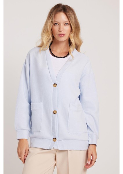 Kadın Relax Fit Rahat Kesim Örme Kumaş Çift Cepli V Yaka Mavi Hırka