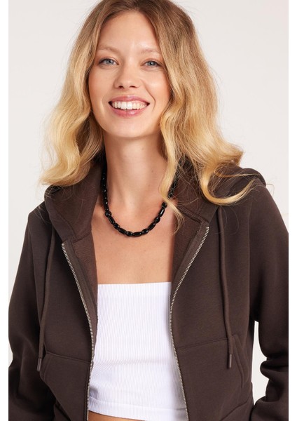 Kadın Slim Fit Dar Kesim Pamuklu Çift Cepli Kapüşonlu Fermuarlı Kahverengi Hırka