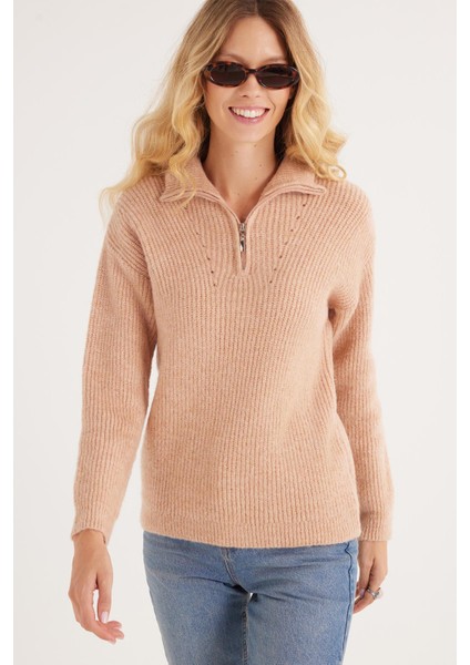 Kadın Oversize Geniş Kesim Dokumalı Fermuarlı Yaka Pudra Kazak fiyatları