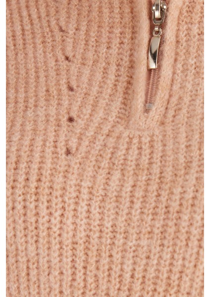 Kadın Oversize Geniş Kesim Dokumalı Fermuarlı Yaka Pudra Kazak