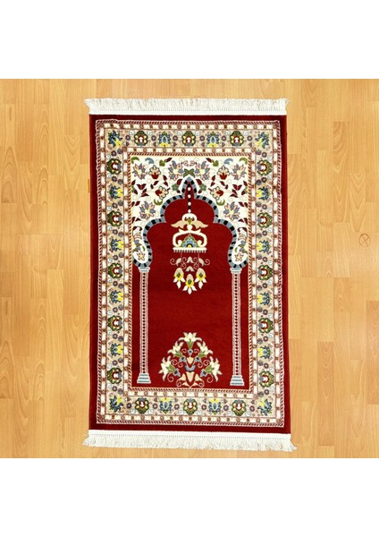 Geleneksel Motifli Yünlü Seccade Kırmızı