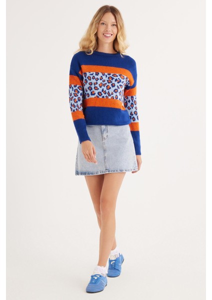 Slim Fit Dar Kesim Bisiklet Yaka Leopar Desenli Mavi Kazak indirimleri