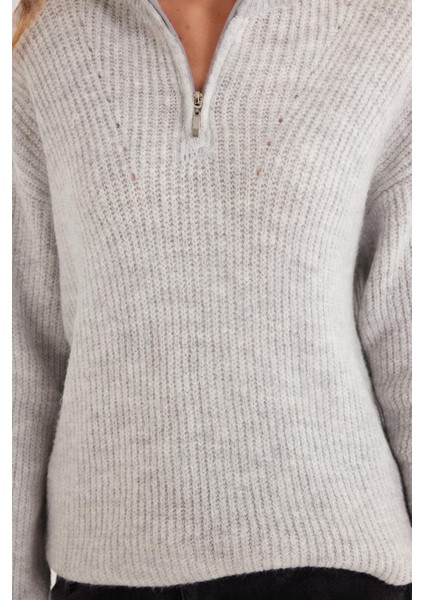 Kadın Oversize Geniş Kesim Dokumalı Fermuarlı Yaka Gri Kazak modelleri