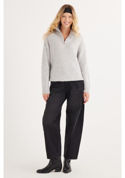 Kadın Oversize Geniş Kesim Dokumalı Fermuarlı Yaka Gri Kazak fırsatları