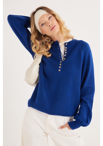 Kadın Oversize Geniş Kesim Düğmeli Yaka lacivert Kazak fiyatları