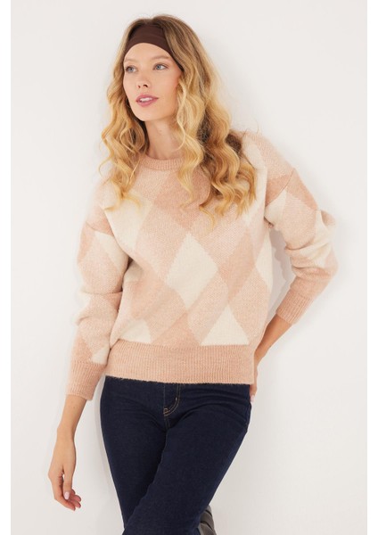 Kadın Slim Fit Dar Kesim Bisiklet Yaka Desenli Pudra Kazak