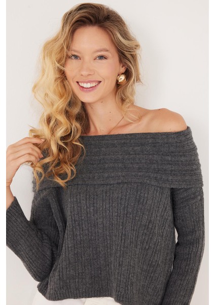 Kadın Regular Fit Klasik Kesim Uzun Kollu Omzu Açık Antrasit Kazak