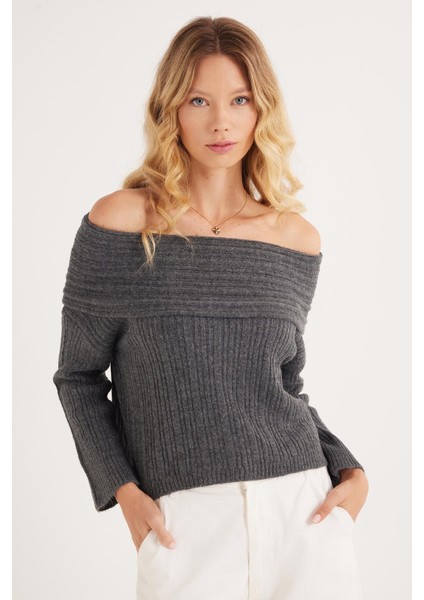 Kadın Regular Fit Klasik Kesim Uzun Kollu Omzu Açık Antrasit Kazak fırsatları