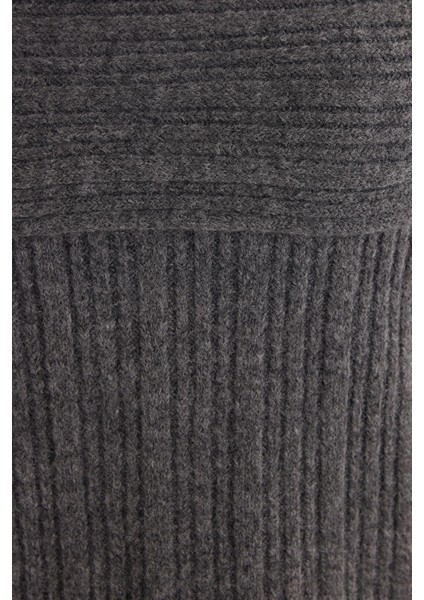 Kadın Regular Fit Klasik Kesim Uzun Kollu Omzu Açık Antrasit Kazak