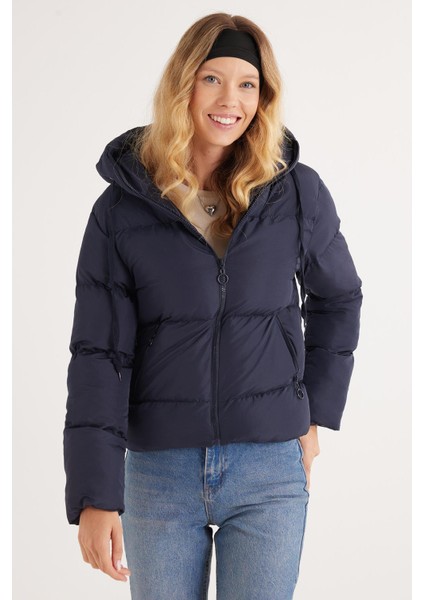 Kadın Regular Fit Klasik Kesim Kapüşonlu Şişme Lacivert Mont fiyatları