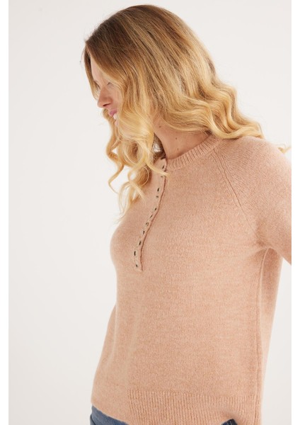 Kadın Oversize Geniş Kesim Düğmeli Yaka pudra Kazak indirimleri