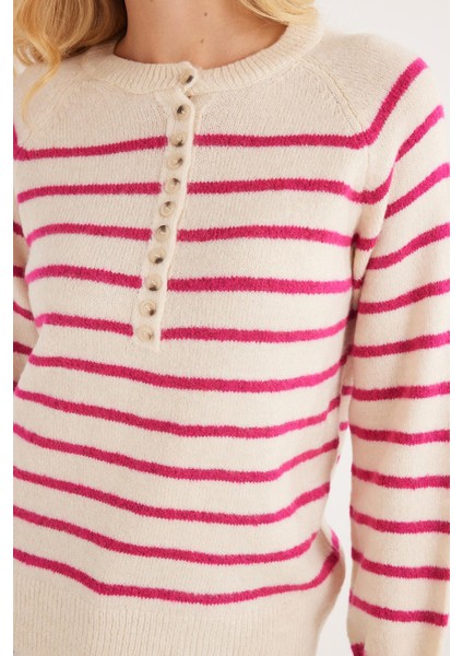 Kadın Regular Fit Klasik Kesim Düğmeli Yaka fuşya Çizgili Kazak modelleri