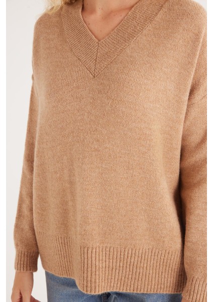 Kadın Slim Fit Dar Kesim V Yaka camel Kazak modelleri