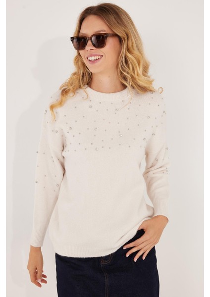 Kadın Slim Fit Dar Kesim Bisiklet Yaka Işlemeli Ekru Kazak