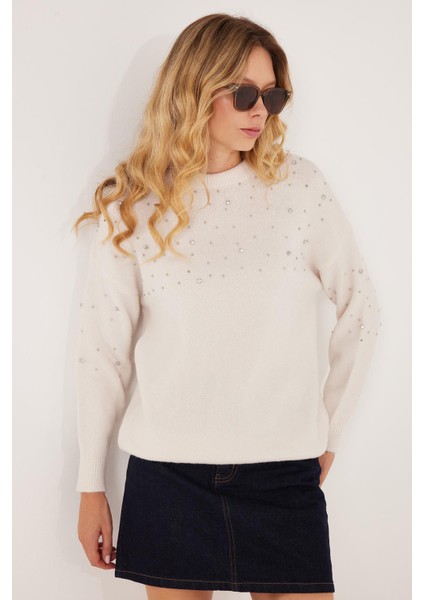 Kadın Slim Fit Dar Kesim Bisiklet Yaka Işlemeli Ekru Kazak indirimleri