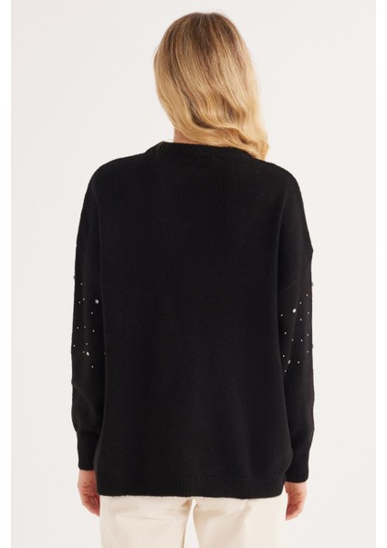 Kadın Slim Fit Dar Kesim Bisiklet Yaka Işlemeli Siyah Kazak