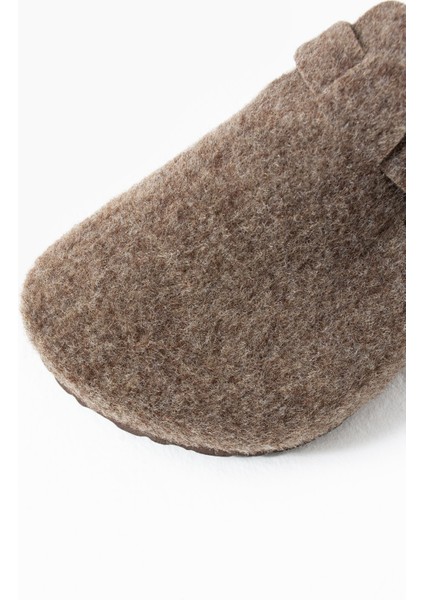 Keçe Kışlık Önü Kapalı Anatomik Taban Tokalı Sabo Terlik fırsatları