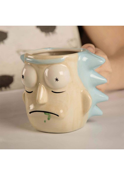 Kupa Bardak Morty ve Ricky