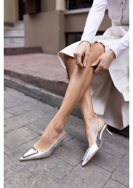Grean Kadin Gumus Toka Detay Topuklu Ayakkabi