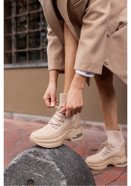 Jazu Kadın Siyah Trıko Detay Dolgu Topuklu Bot