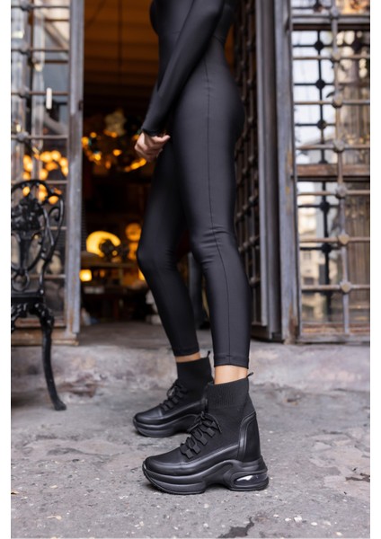 Jazu Kadın Siyah Trıko Detay Dolgu Topuklu Bot