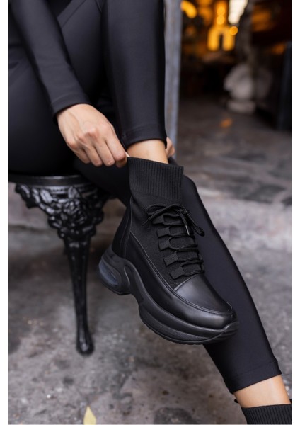 Jazu Kadın Siyah Trıko Detay Dolgu Topuklu Bot