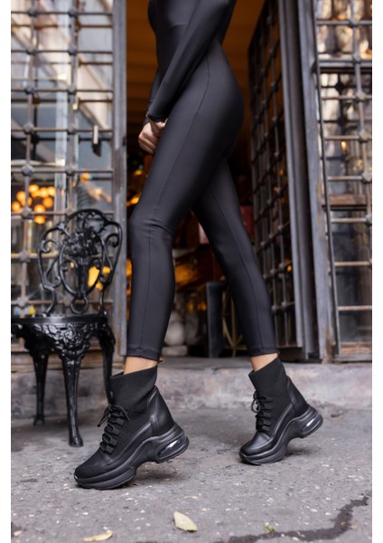 Jazu Kadın Siyah Trıko Detay Dolgu Topuklu Bot